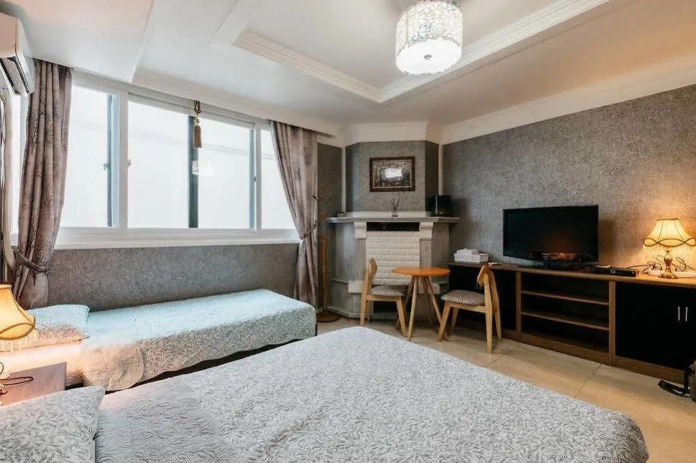 Gold Hill Guesthouse - Hostel Seoul 2*,